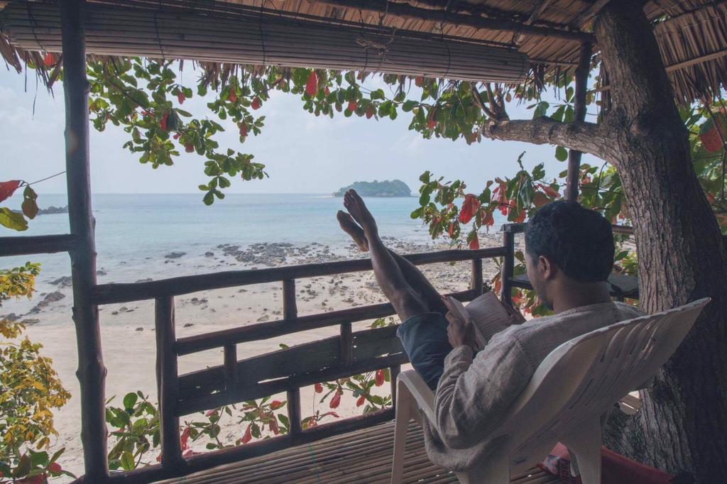 Kohjum Freedom Resort Koh Jum Bagian luar foto