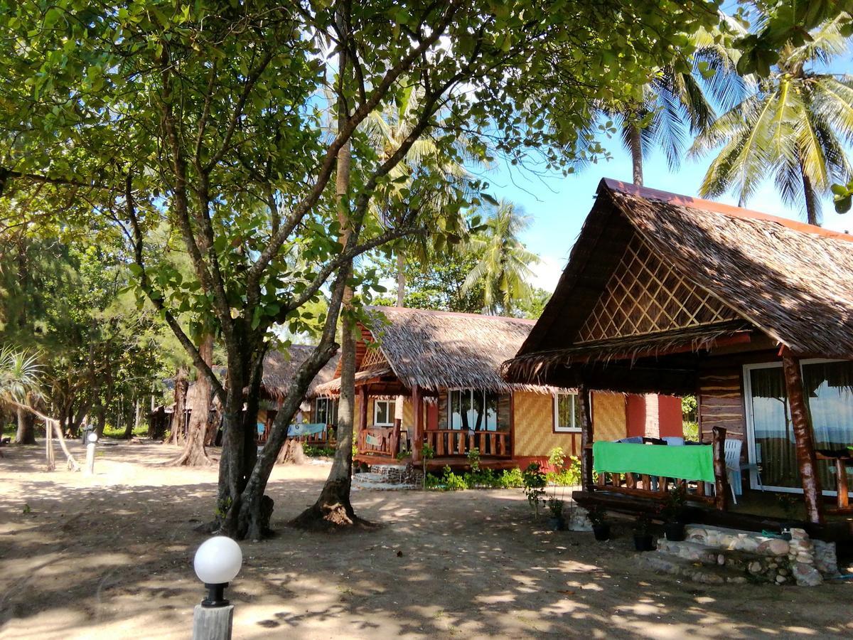 Kohjum Freedom Resort Koh Jum Bagian luar foto