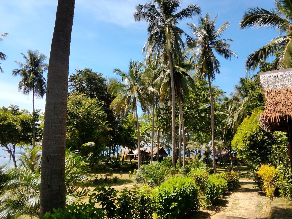 Kohjum Freedom Resort Koh Jum Bagian luar foto