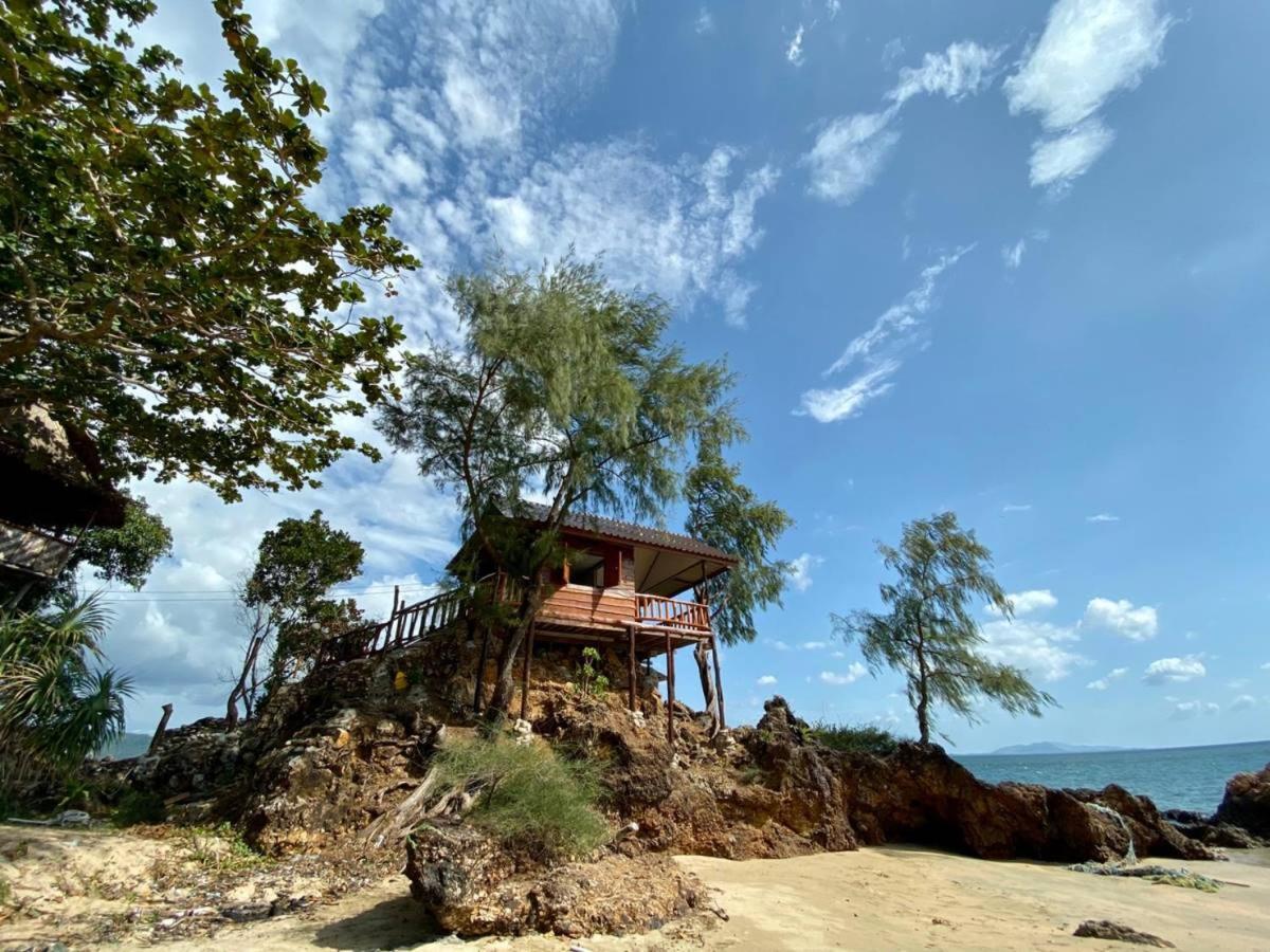 Kohjum Freedom Resort Koh Jum Bagian luar foto